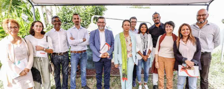 La présidente Huguette Bello et les élu.e.s qui l'ont accompagnée La présidente Huguette Bello et les élu.e.s qui l'ont accompagnée