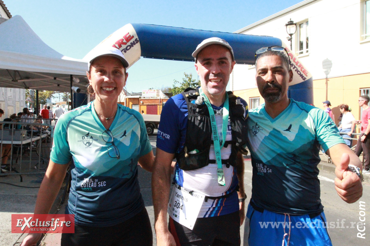 Les bravos de Annie-Claude Grenier et de Frédéric Bayard à l'un des coureurs de la localité Les bravos de Annie-Claude Grenier et de Frédéric Bayard à l'un des coureurs de la localité