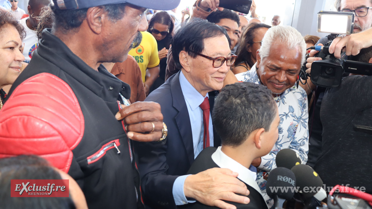 The Voice Kids: le retour triomphal de Raynaud Sadon à l'aéroport The Voice Kids: le retour triomphal de Raynaud Sadon à l'aéroport