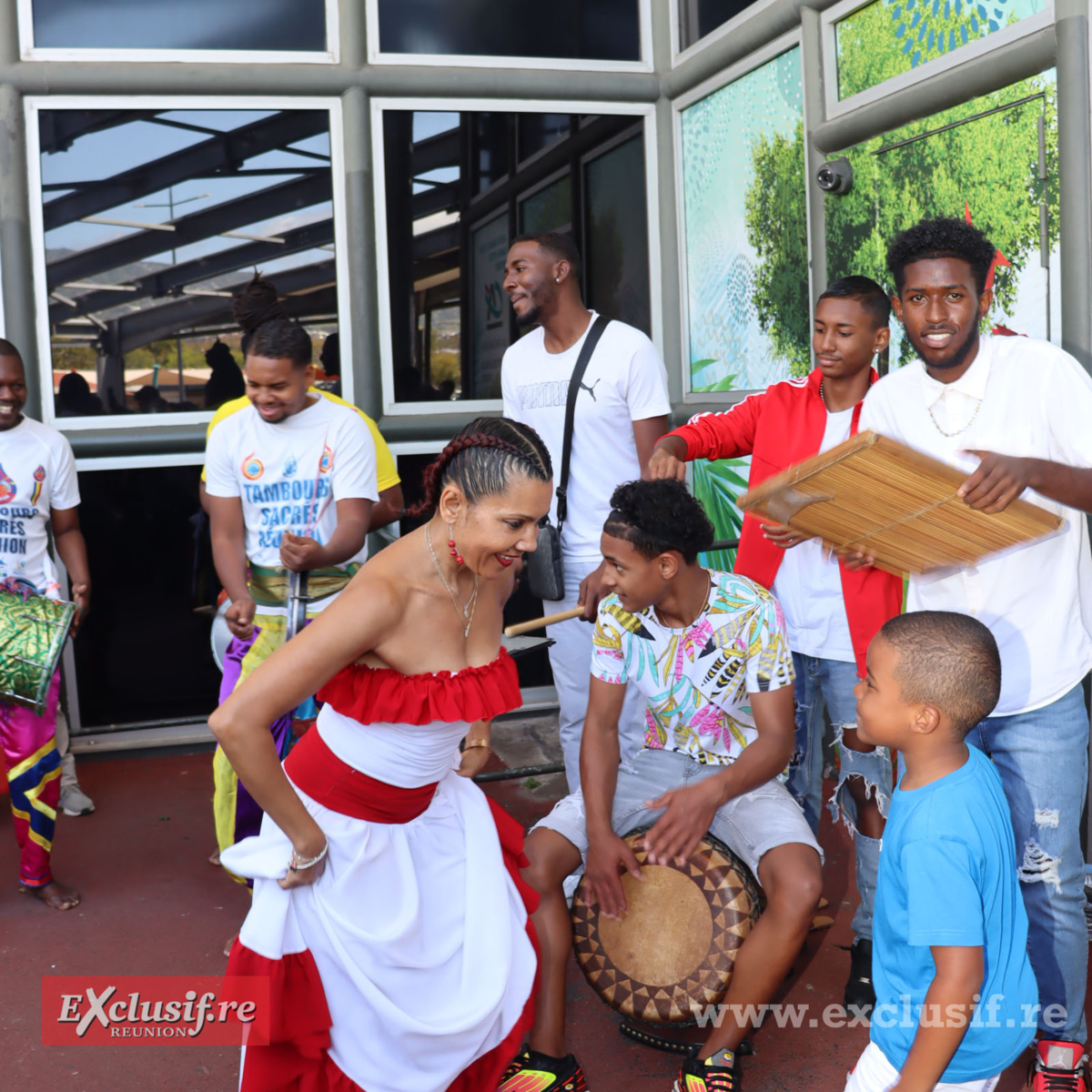 The Voice Kids: le retour triomphal de Raynaud Sadon à l'aéroport The Voice Kids: le retour triomphal de Raynaud Sadon à l'aéroport