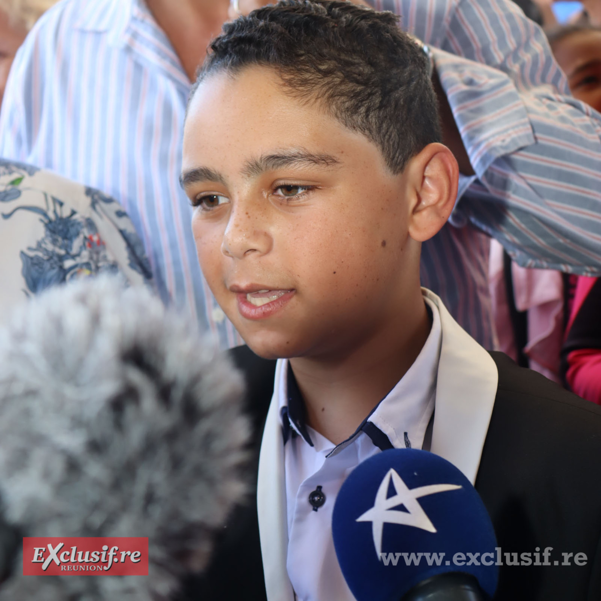 The Voice Kids: le retour triomphal de Raynaud Sadon à l'aéroport The Voice Kids: le retour triomphal de Raynaud Sadon à l'aéroport