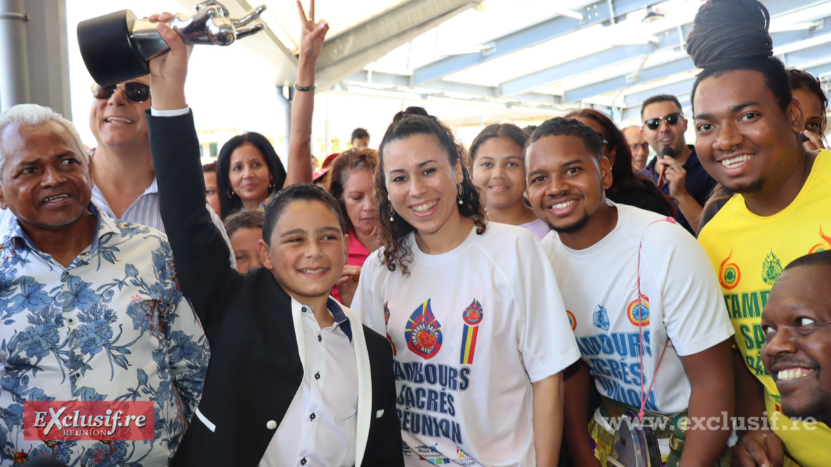 The Voice Kids: le retour triomphal de Raynaud Sadon à l'aéroport The Voice Kids: le retour triomphal de Raynaud Sadon à l'aéroport
