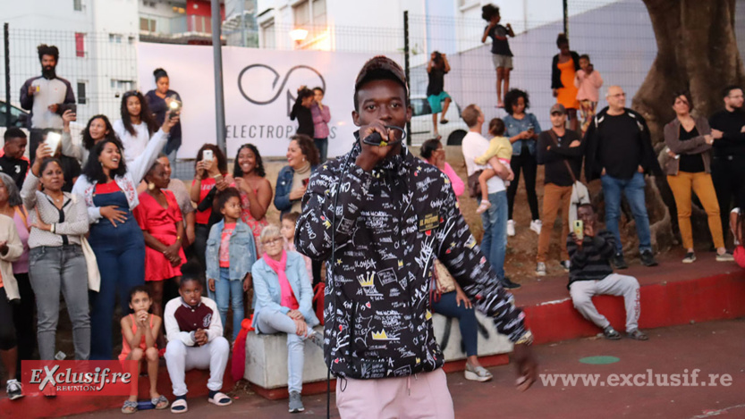 "Les Lotus du Camélias": une expo éphémère sur l'Escalier Rouge "Les Lotus du Camélias": une expo éphémère sur l'Escalier Rouge