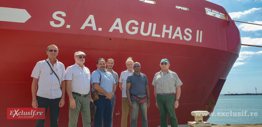Les membres de la Section Océan Indien de la Fédération Nationale du Mérite Maritime qui ont pu visiter le bateau