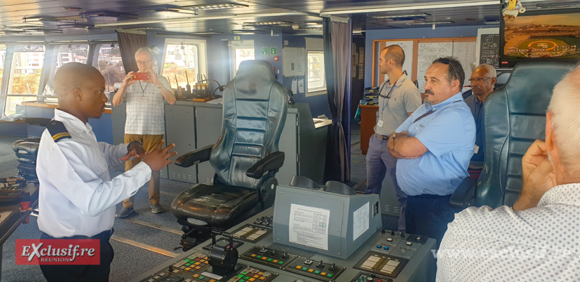 Visite du S.A. Agulhas II, navire océanographique sud-africain, au profit de la SOI-FNMM