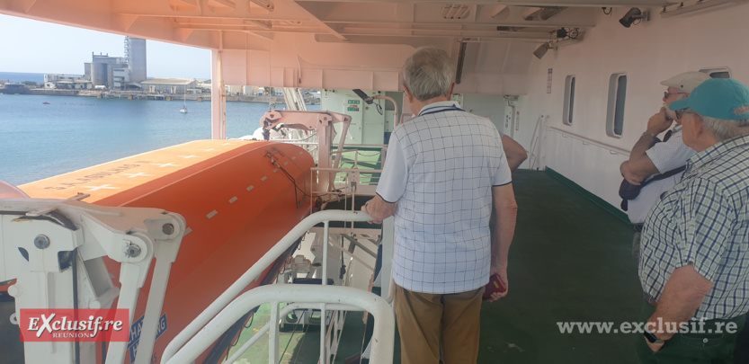 Visite du S.A. Agulhas II, navire océanographique sud-africain, au profit de la SOI-FNMM