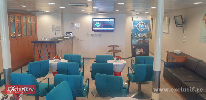 Visite du S.A. Agulhas II, navire océanographique sud-africain, au profit de la SOI-FNMM