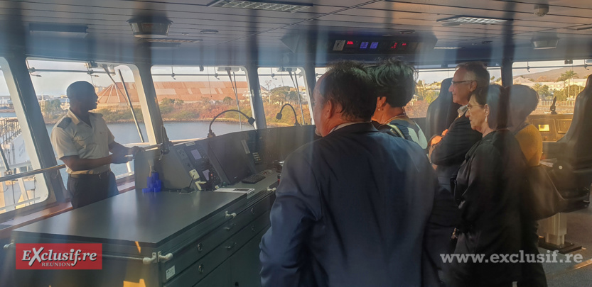 Visite du S.A. Agulhas II, navire océanographique sud-africain, au profit de la SOI-FNMM