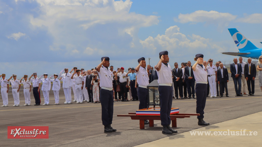Cérémonie d’accueil de la flamme du Soldat inconnu à Sainte-Marie Cérémonie d’accueil de la flamme du Soldat inconnu à Sainte-Marie