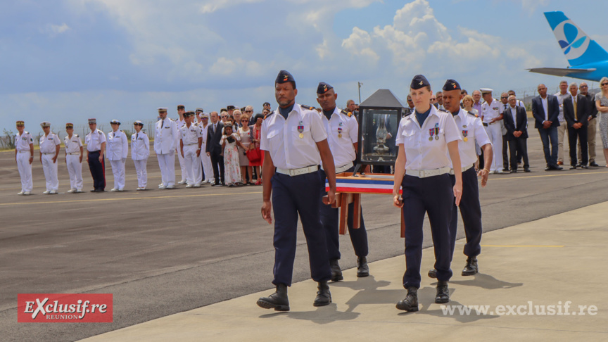 Cérémonie d’accueil de la flamme du Soldat inconnu à Sainte-Marie Cérémonie d’accueil de la flamme du Soldat inconnu à Sainte-Marie