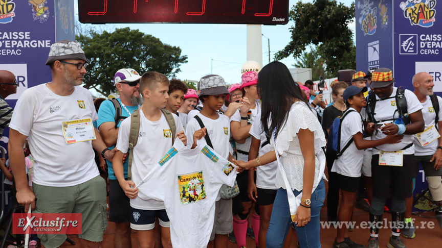 Grand Raid 2002: l'arrivée des derniers et remise des prix (dernière partie) Grand Raid 2002: l'arrivée des derniers et remise des prix (dernière partie)