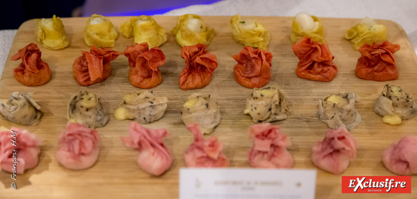 Assortiment de 28 bouchées festives Assortiment de 28 bouchées festives