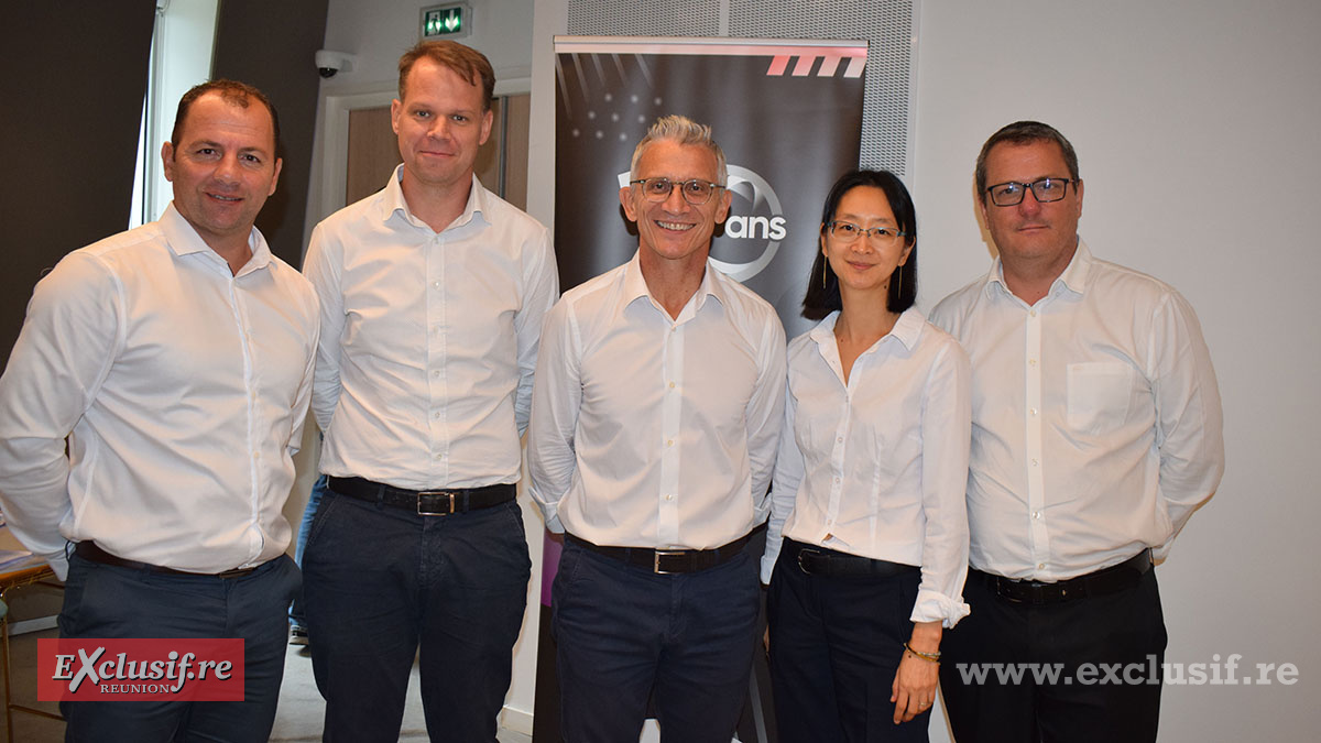 Jérémy Orelli, directeur Réseaux d’accès, Alexis Vershave, directeur financier, Emamnuel André, directeur général,  Nathalie Ah Cheung, RSSI et directrice des Programmes, et Wilfried Gaillard, directeur technique de Zeop