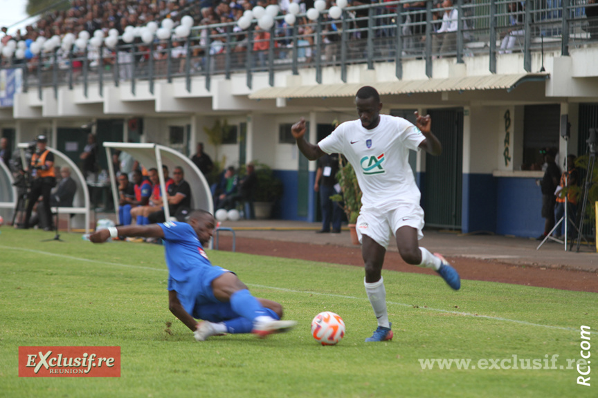 Sarr Pate dans ses œuvres Sarr Pate dans ses œuvres