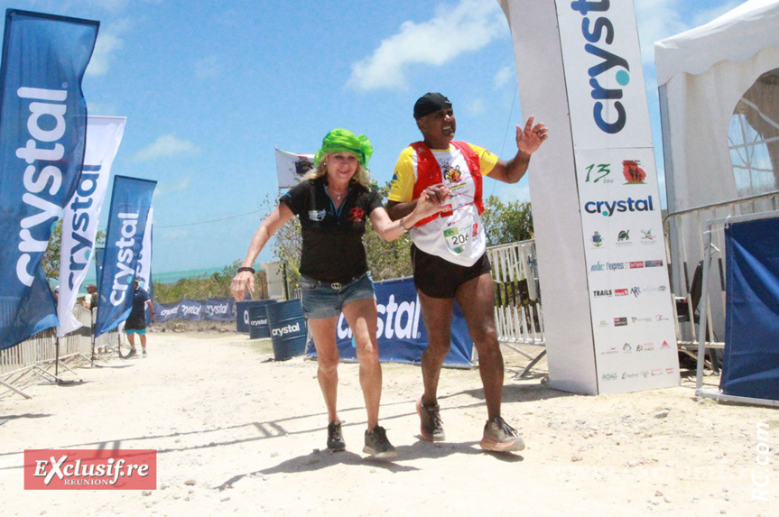 L’arrivée du marathonien Jean-Pierre Vee, Roi de la saucisse à la Réunion L’arrivée du marathonien Jean-Pierre Vee, Roi de la saucisse à la Réunion