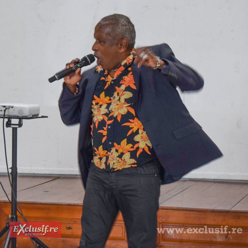 Egalement chanteur et danseur! Egalement chanteur et danseur!