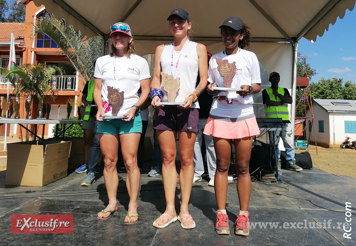 Le podium féminin de l'UTCS : Jessica Lassara, Andréa Clemons et Rajoarisoa Rabesandratana