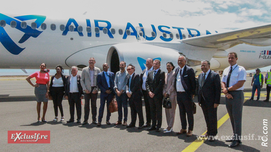 L'avion a atterri, photo-souvenir L'avion a atterri, photo-souvenir