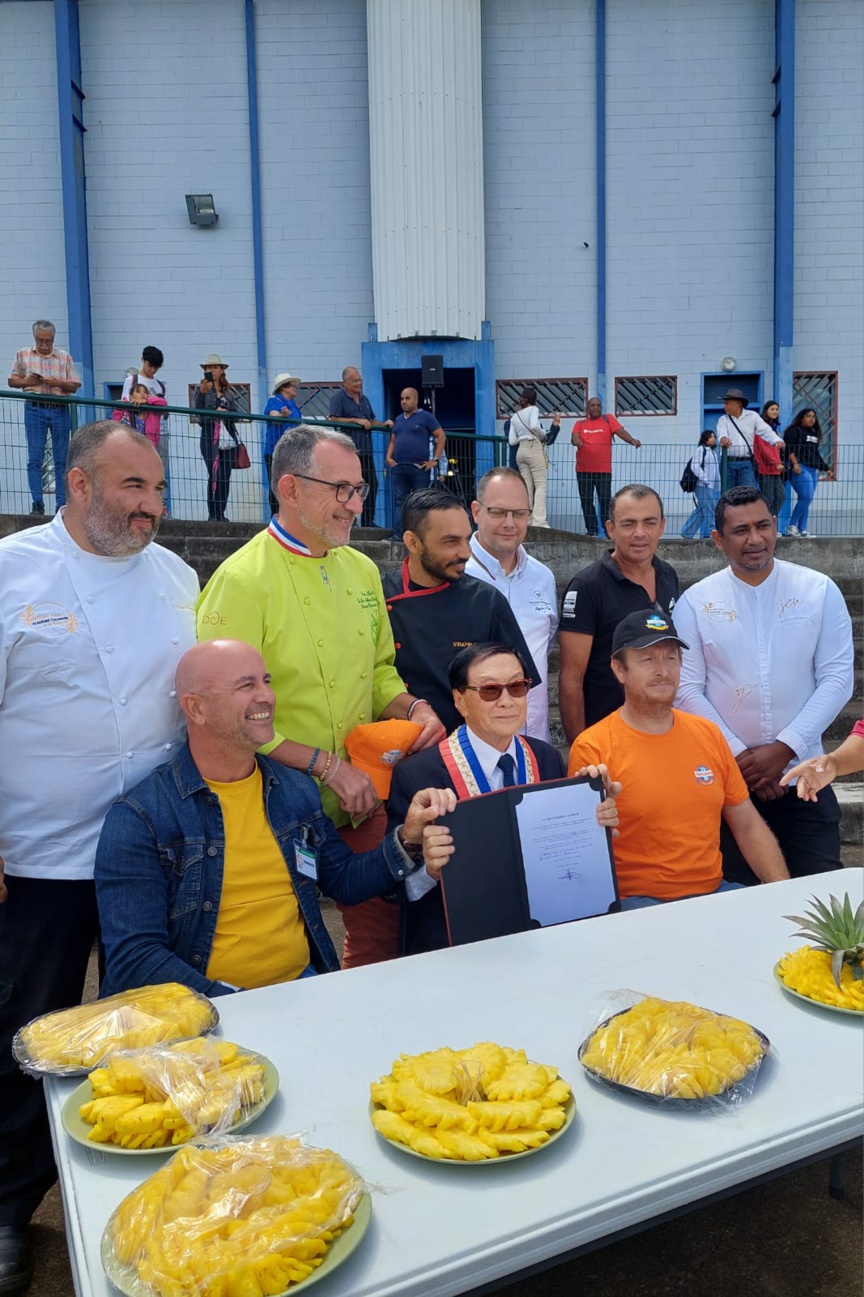 Record du monde homologué, une fierté pour le maire du Tampon André Thien Ah Koon Record du monde homologué, une fierté pour le maire du Tampon André Thien Ah Koon