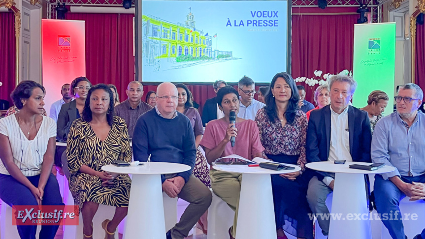 Ericka Bareigts entourée de sa garde rapprochée: Julie Pontalba, 4ème adjointe, Monique Orphée, 6ème adjointe, Jean-François Hoareau, 1er adjoint, Brigitte Adame, 2ème adjointe, Jean-Pierre Marchau, 3ème adjoint, et Gérard Françoise, 5ème adjoint