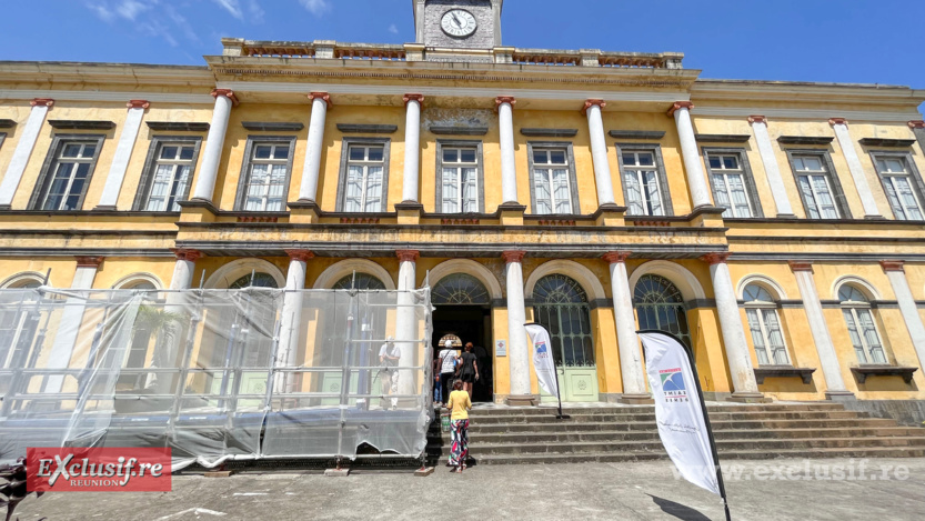 A l'avant, un premier petit échafaudage est déjà en place A l'avant, un premier petit échafaudage est déjà en place