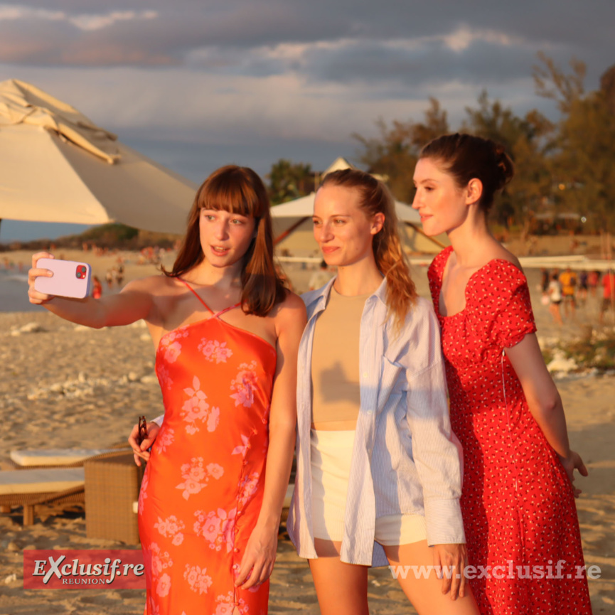 Quelques comédiennes en mode selfie... Quelques comédiennes en mode selfie...