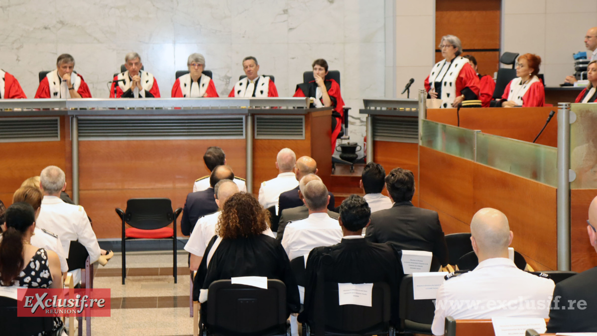 L'audience solennelle a eu lieu dans la salle de la cour d'assises L'audience solennelle a eu lieu dans la salle de la cour d'assises