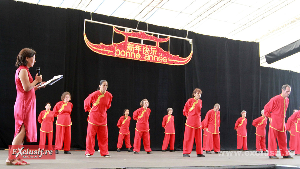 Démonstration de Qi-Gong dirigée par Véronique Tsen Démonstration de Qi-Gong dirigée par Véronique Tsen