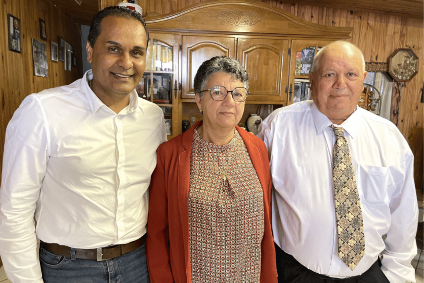 Le maire Bruno Domen avec les époux Cadet Le maire Bruno Domen avec les époux Cadet