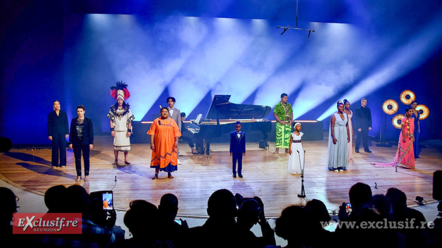 Les candidat.e.s du concours Voix des Outre-mer sur la scène de l'Opéra Bastille (Paris) Les candidat.e.s du concours Voix des Outre-mer sur la scène de l'Opéra Bastille (Paris)