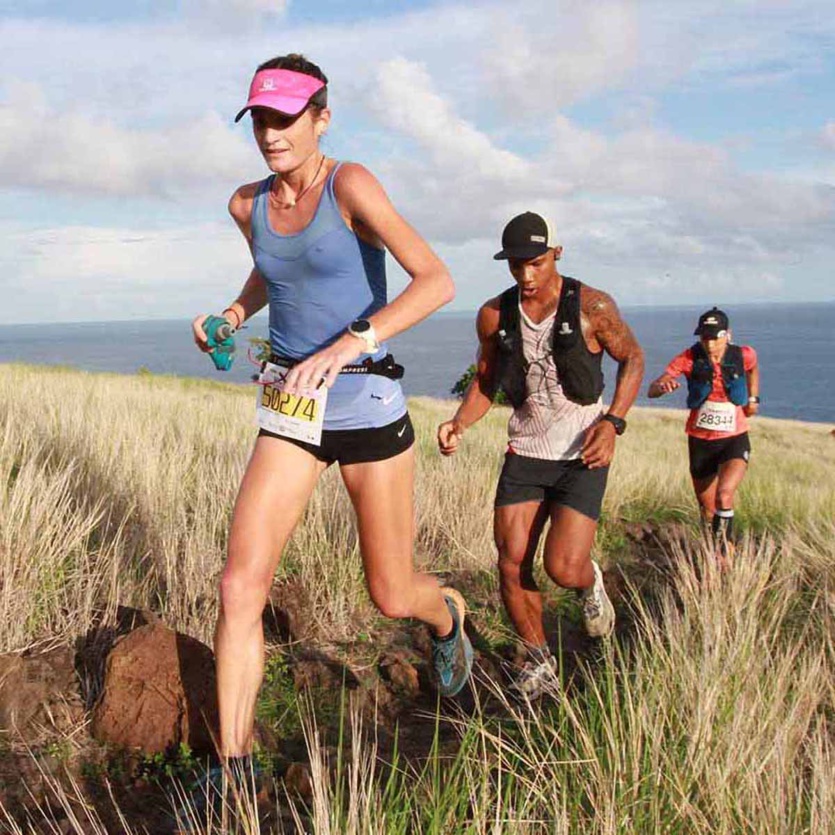 A cet instant, Victoria Devouge mène le bal. Isabelle Lamy est à 5 mètres derrière elle A cet instant, Victoria Devouge mène le bal. Isabelle Lamy est à 5 mètres derrière elle