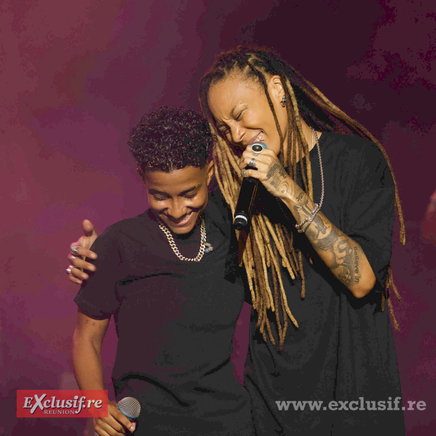 Léa Churros et Lycinaïs Jean sur la scène du Téat Plein Air Léa Churros et Lycinaïs Jean sur la scène du Téat Plein Air