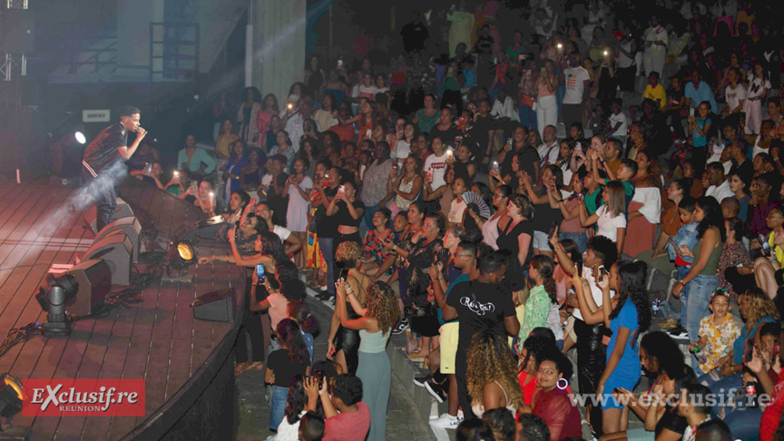 Un public debout et très chaud! Un public debout et très chaud!
