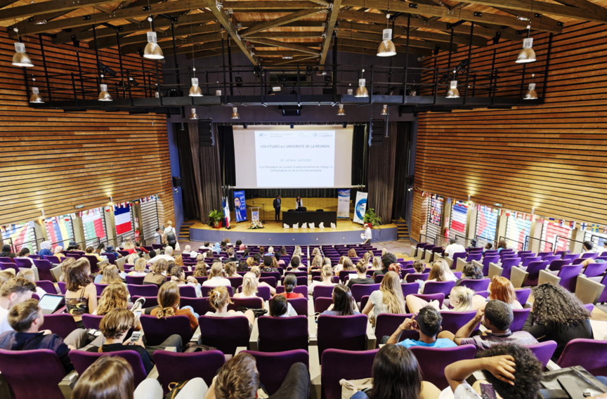 L'Université de La Réunion labellisée pour 4 ans L'Université de La Réunion labellisée pour 4 ans