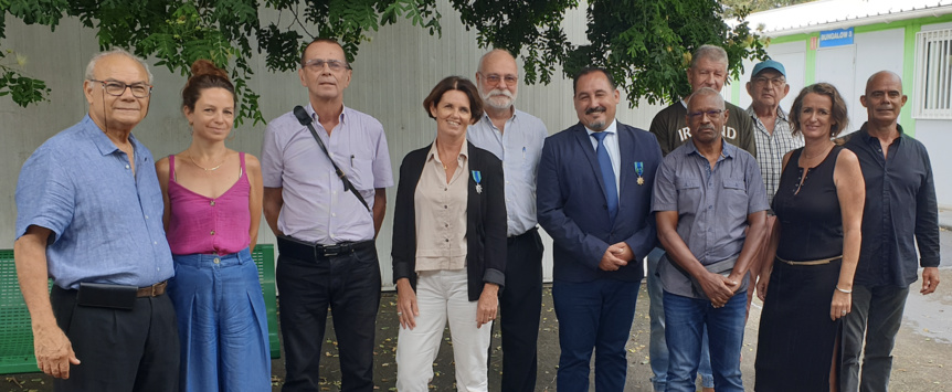 La filleule entourée de son parrain et de quelques membres de la SOI-FNMM