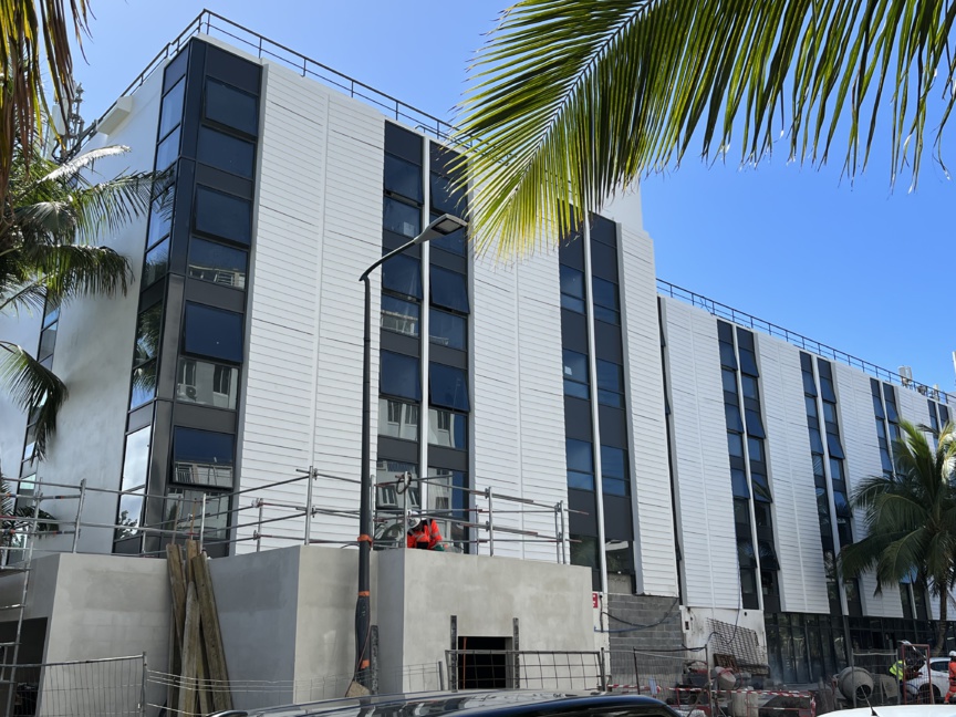 L'hôtel vu de l'arrière, du côté de la rue de Nice