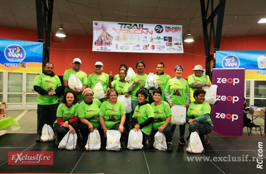 Jacky et Anita Robert et leur équipe de signaleurs. Les Bretons sont toujours là Jacky et Anita Robert et leur équipe de signaleurs. Les Bretons sont toujours là