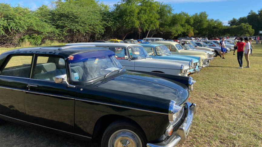 Beaucoup de véhicules de collection étaient là... Beaucoup de véhicules de collection étaient là...