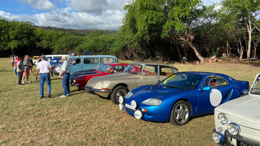 Rassemblement de véhicules de collection et Young Timers à Saint-Gilles Rassemblement de véhicules de collection et Young Timers à Saint-Gilles