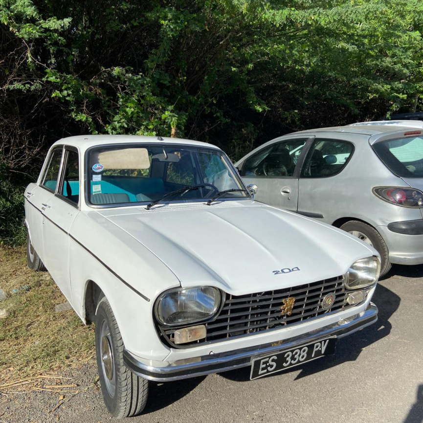 Rassemblement de véhicules de collection et Young Timers à Saint-Gilles