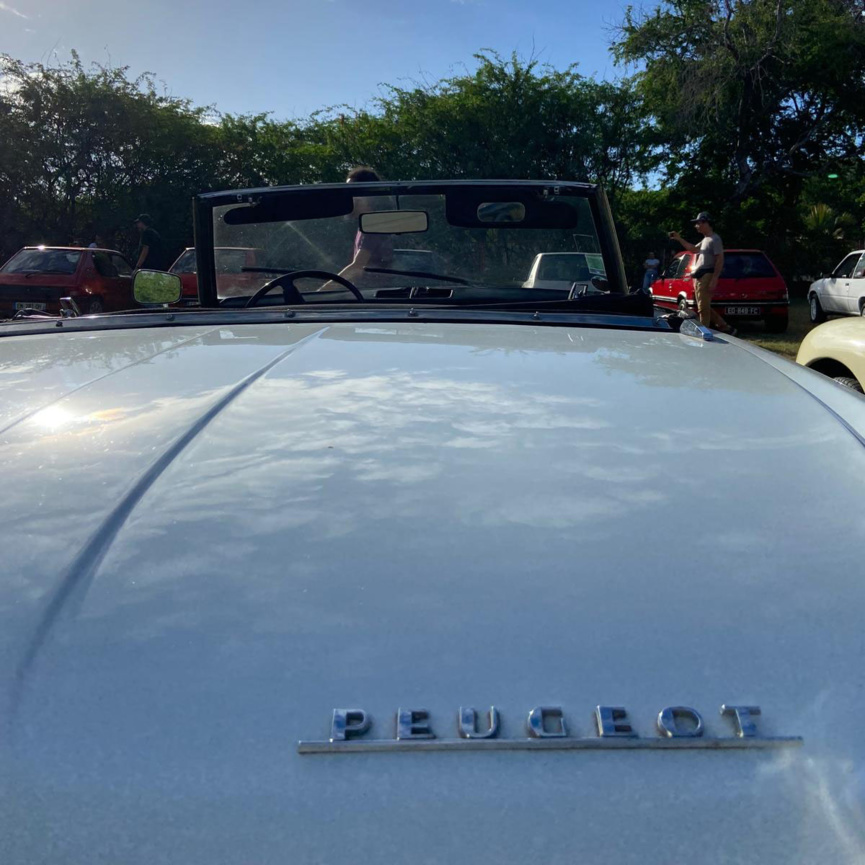 Rassemblement de véhicules de collection et Young Timers à Saint-Gilles Rassemblement de véhicules de collection et Young Timers à Saint-Gilles