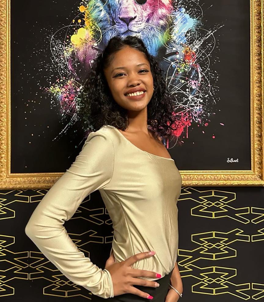 N°7. Chaëlla Barthélémy - 20 ans - 1,61m N°7. Chaëlla Barthélémy - 20 ans - 1,61m