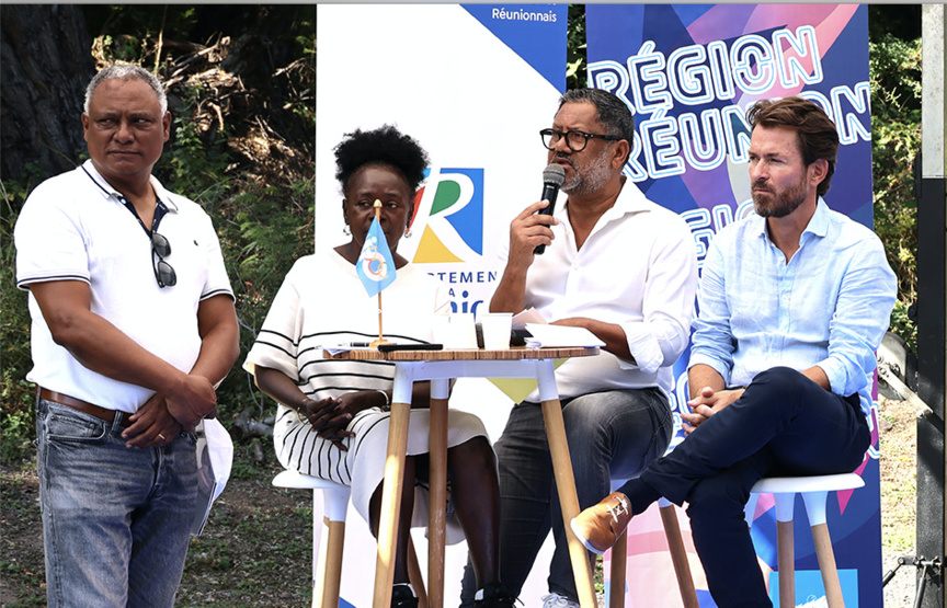 Claude Villendeuil, président du CROS, Patricia Profil, vice-présidente de la Région, Philippe Potin, élu au sport au Département