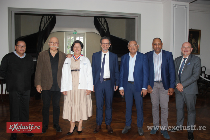 Karine Turpin reçoit la médaille d’or pour ses broderies artisanales Karine Turpin reçoit la médaille d’or pour ses broderies artisanales