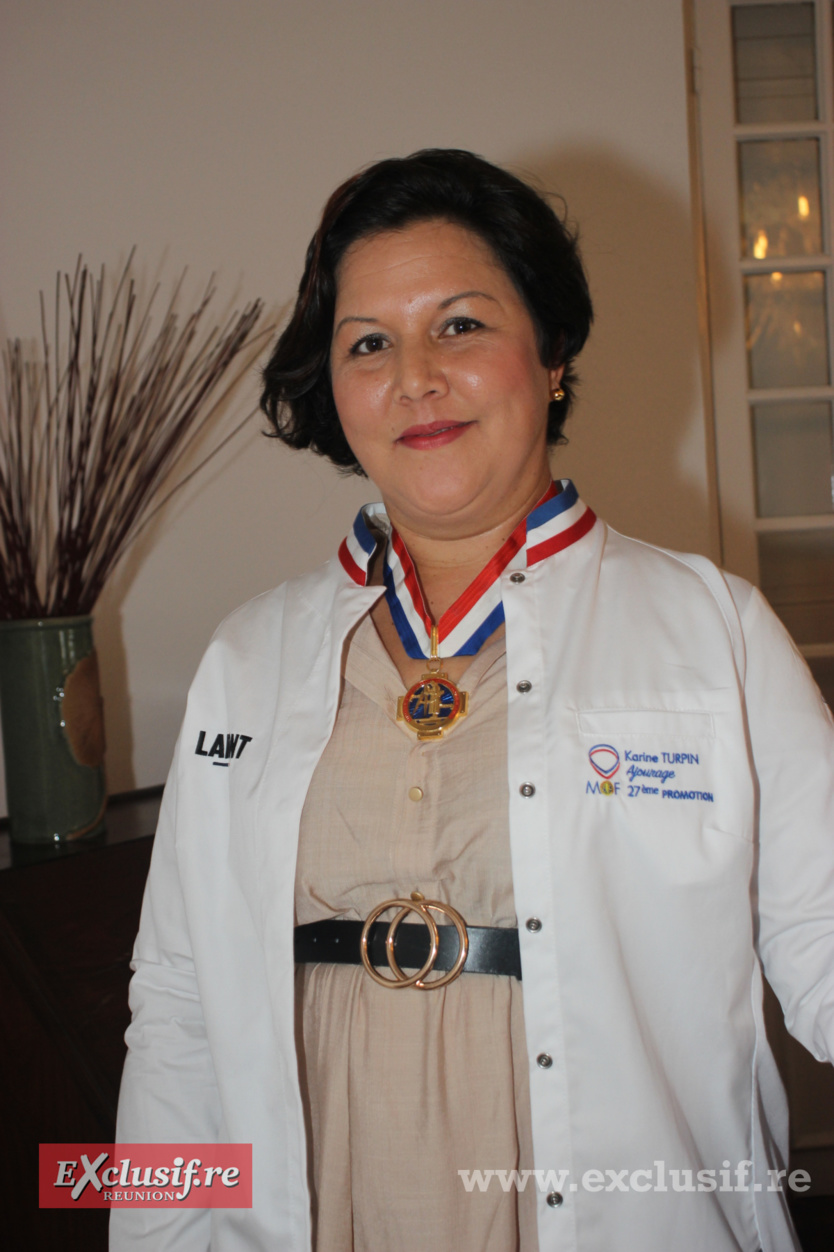Karine Turpin reçoit la médaille d’or pour ses broderies artisanales Karine Turpin reçoit la médaille d’or pour ses broderies artisanales