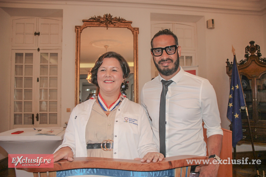 Karine Turpin reçoit la médaille d’or pour ses broderies artisanales Karine Turpin reçoit la médaille d’or pour ses broderies artisanales