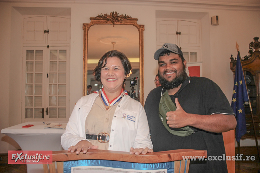 Karine Turpin reçoit la médaille d’or pour ses broderies artisanales Karine Turpin reçoit la médaille d’or pour ses broderies artisanales