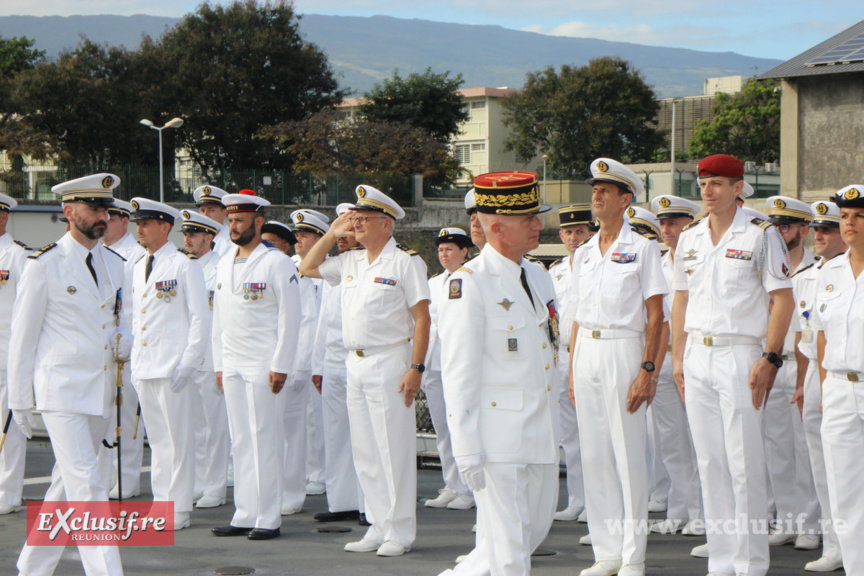 Passation de commandement sur la frégate militaire Nivôse: photos Passation de commandement sur la frégate militaire Nivôse: photos