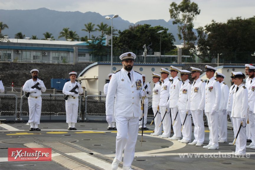 Passation de commandement sur la frégate militaire Nivôse: photos Passation de commandement sur la frégate militaire Nivôse: photos