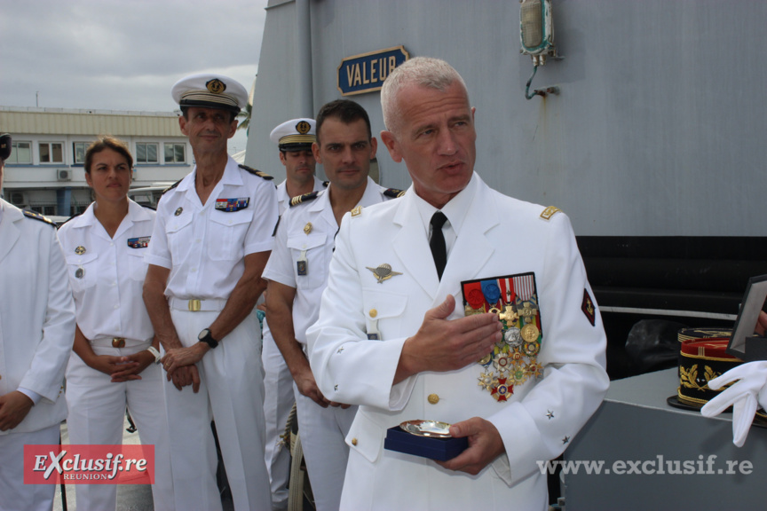 Passation de commandement sur la frégate militaire Nivôse: photos Passation de commandement sur la frégate militaire Nivôse: photos